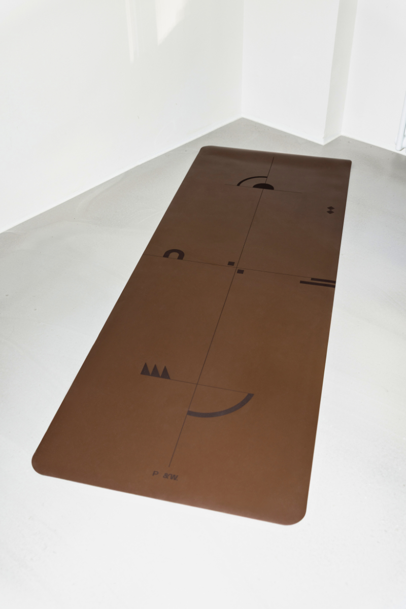 CHOCOLATE Studio Mat.