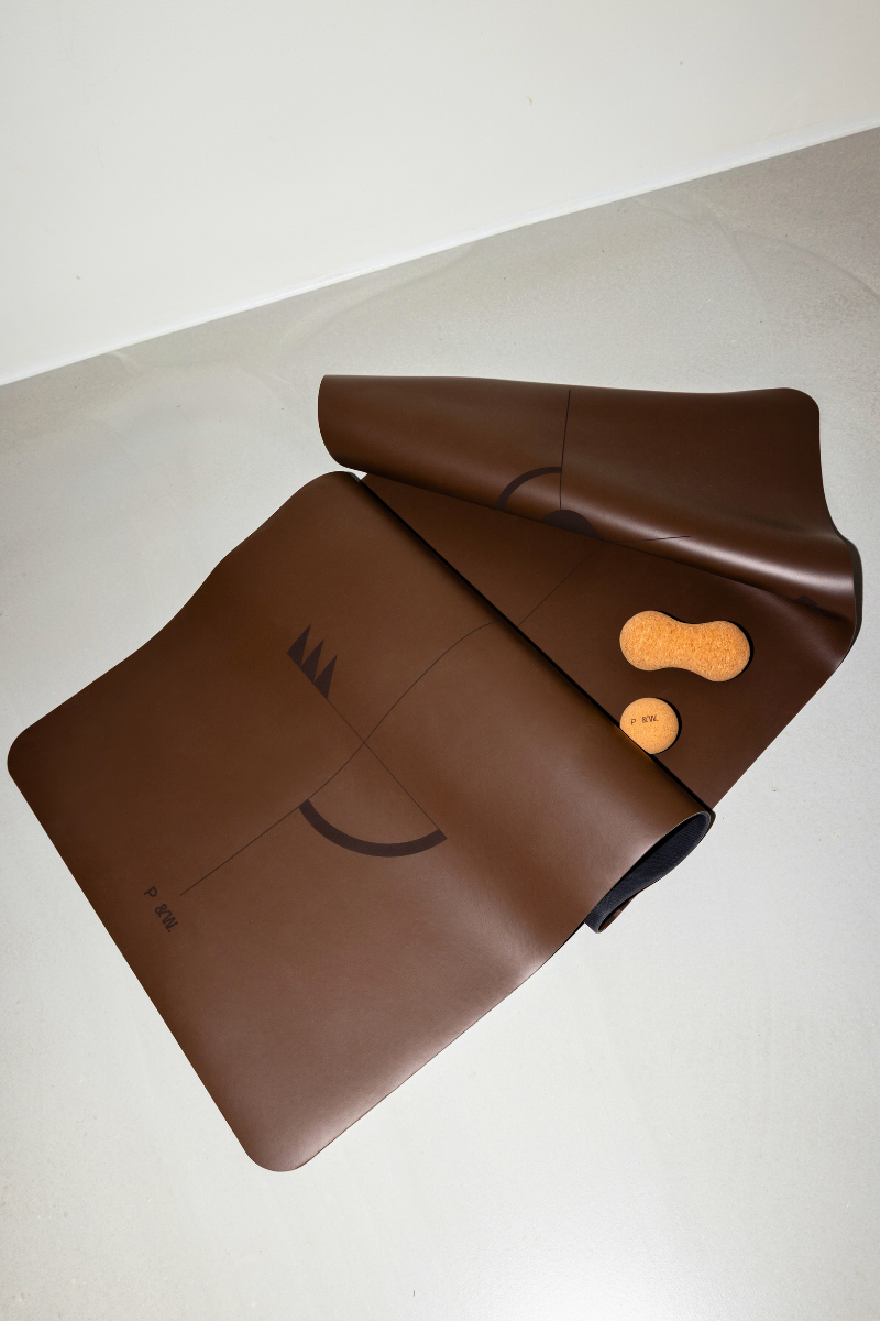 CHOCOLATE Studio Mat.