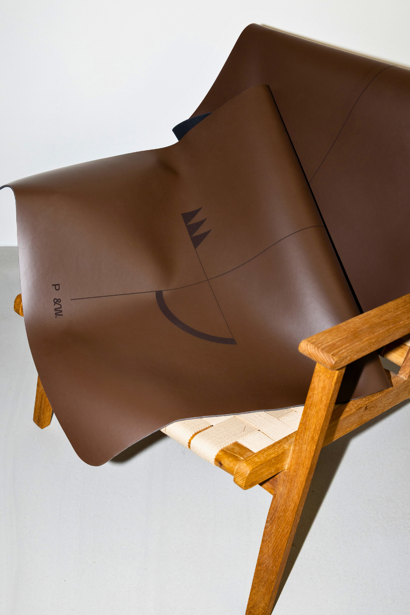 CHOCOLATE Studio Mat.