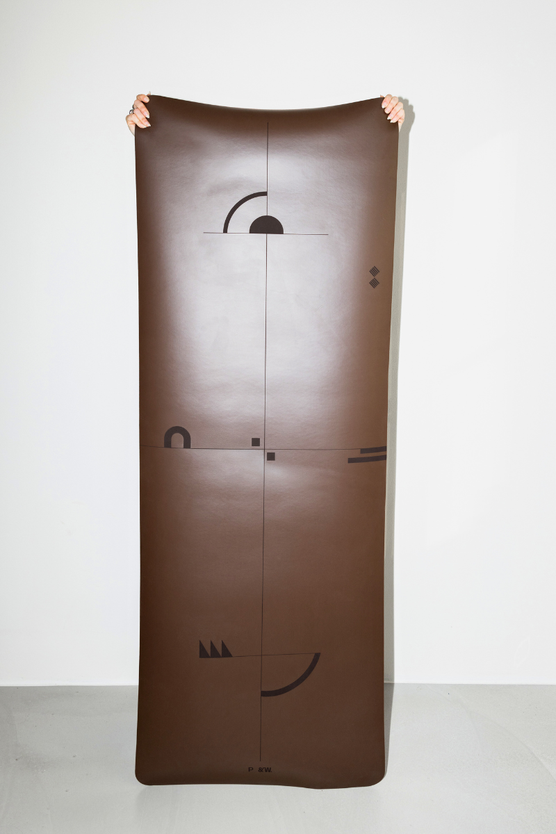 CHOCOLATE Studio Mat.